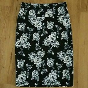 Nwot lularoe cassie skirt size medium